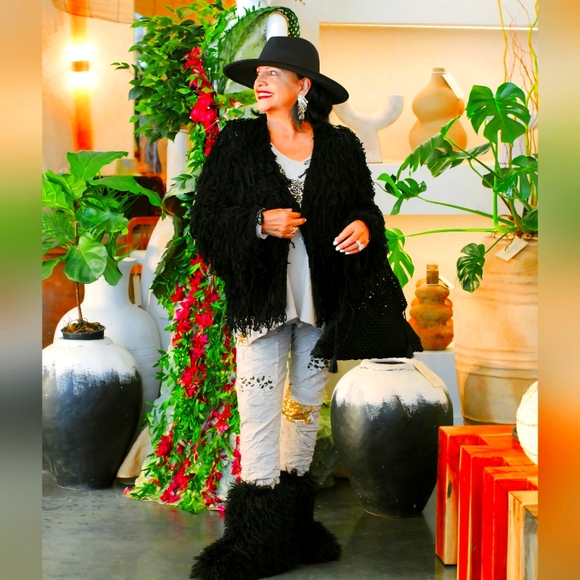 5 ⭐ Seller - Pers. Stylist 30 yrs 1700+ Poshmark Sales - Picture 6 of 12